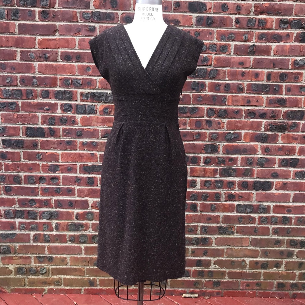 Very flattering Banana Republic dress